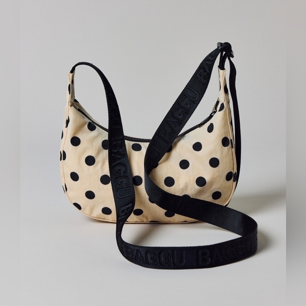 NWT BAGGU Medium Nylon Crescent Bag – Cream + Black Polka Dot (UO Exclusive)